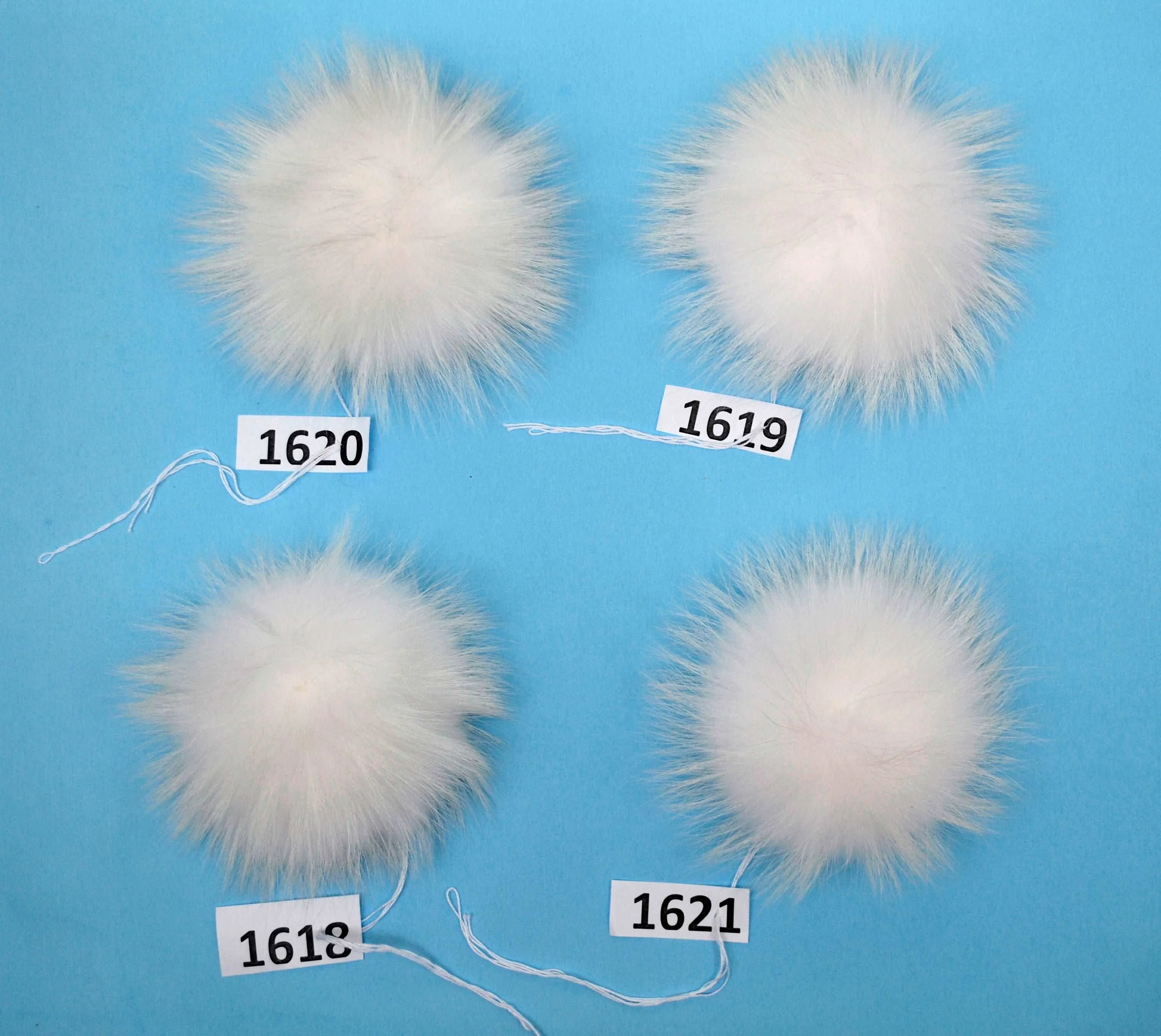 8,5-9" EXTRA LARGE WHITE Pom Poms! White Raccoon Pom Pom Giant Pom Pom for Chunky Hat Beanie Tuque Winter Knit Hats  Puff Fluffy Fur Ball