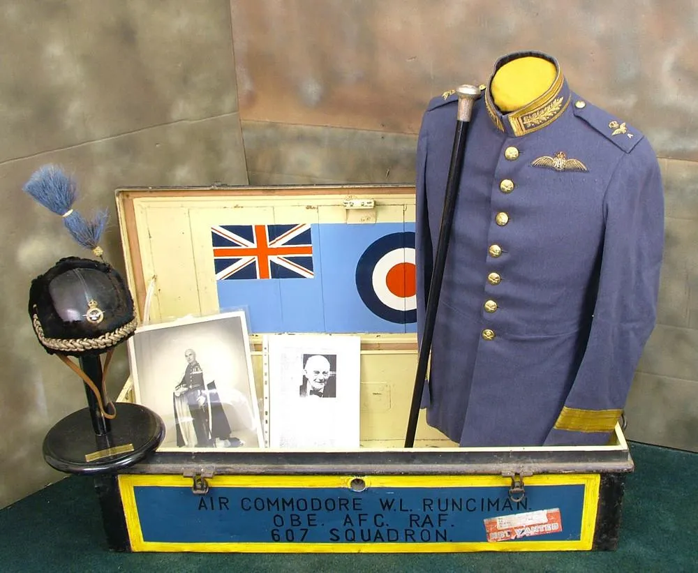 British Air Commodore Viscount Walter Leslie Runciman of Doxford: Uniform Set