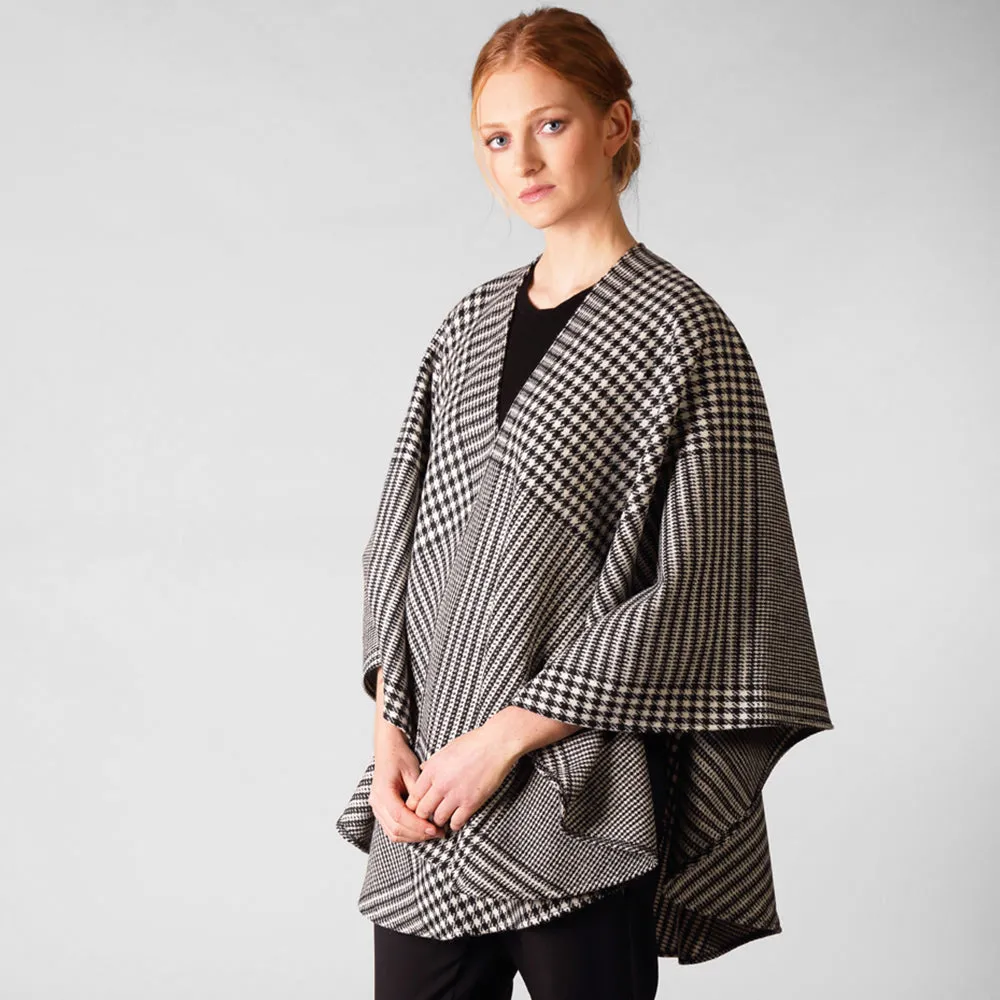 Holly Cape, Houndstooth