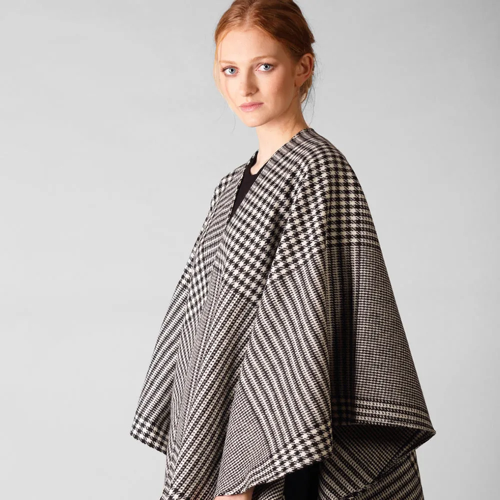 Holly Cape, Houndstooth