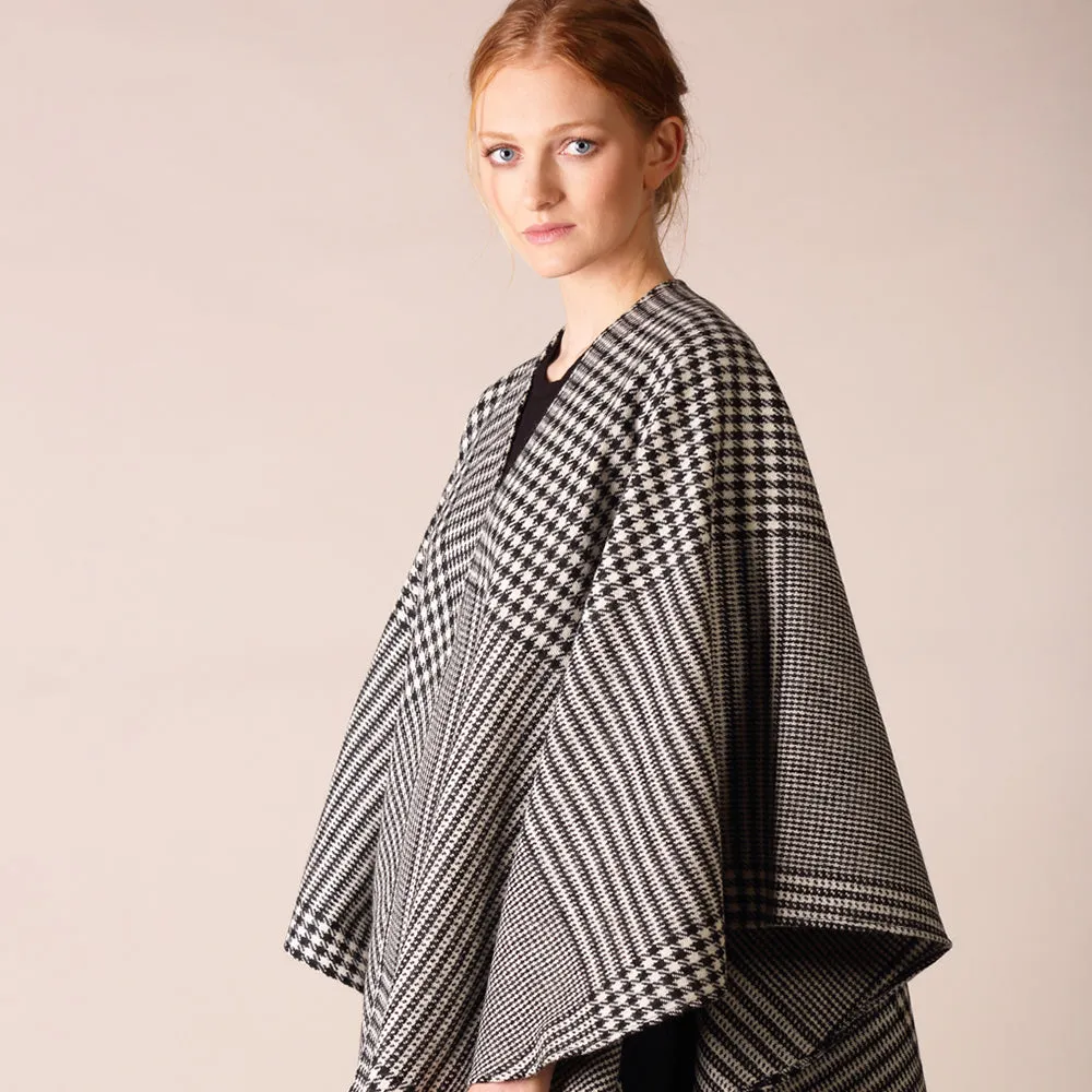 Holly Cape, Houndstooth