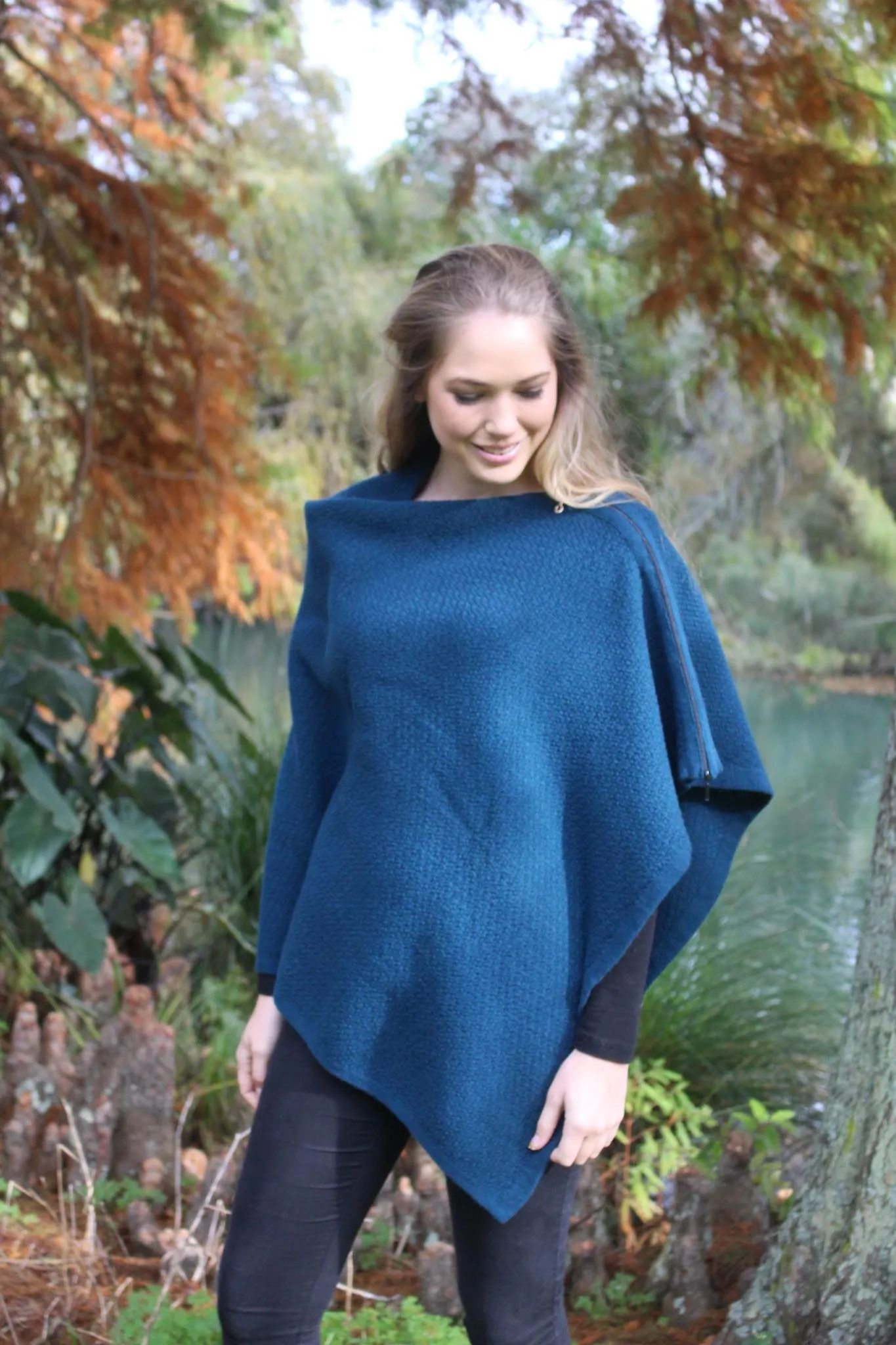 Lothlorian - Zippered Poncho in Merino Wool and Possum Fur