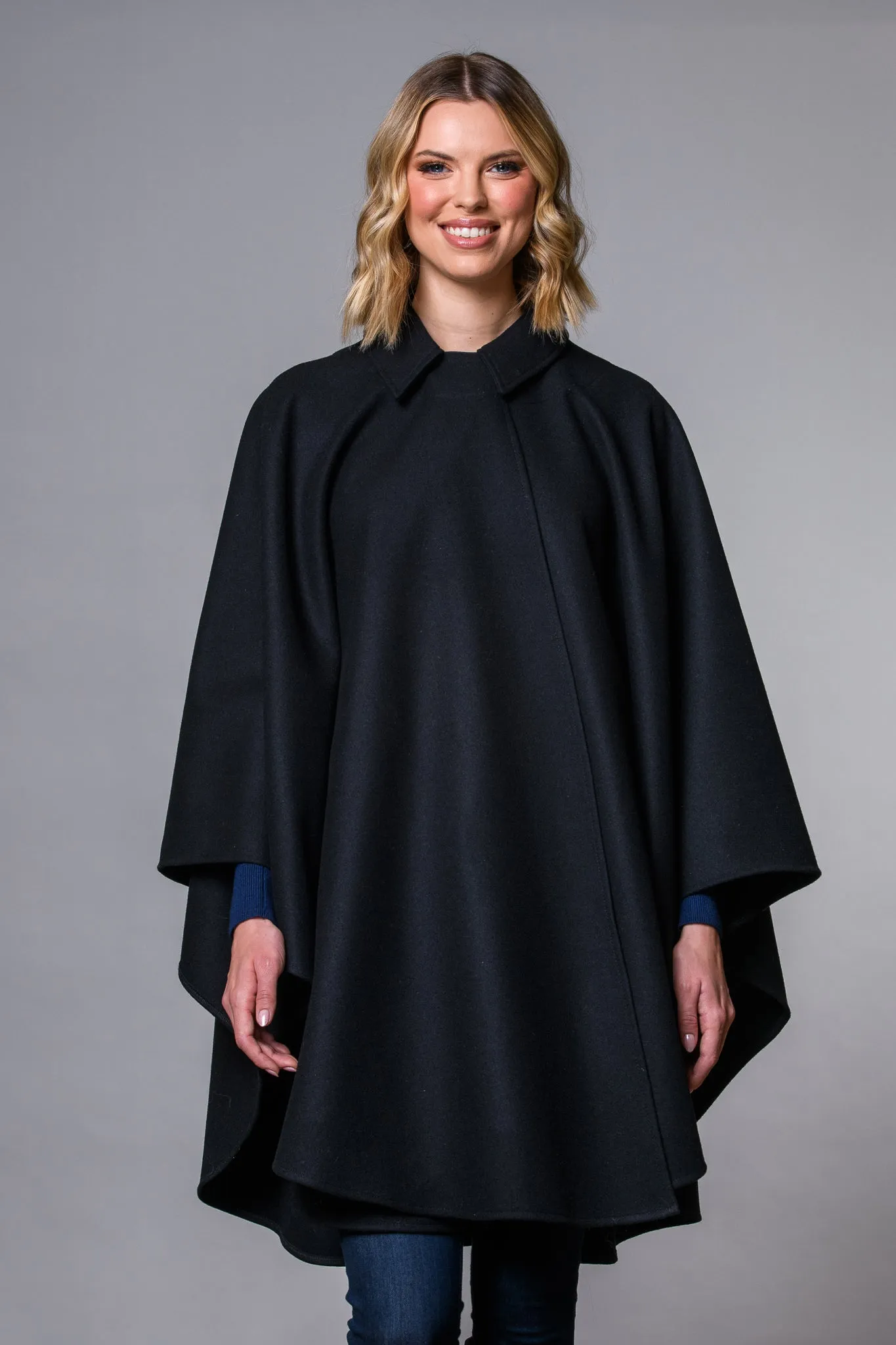 Mucros Cape (Black)