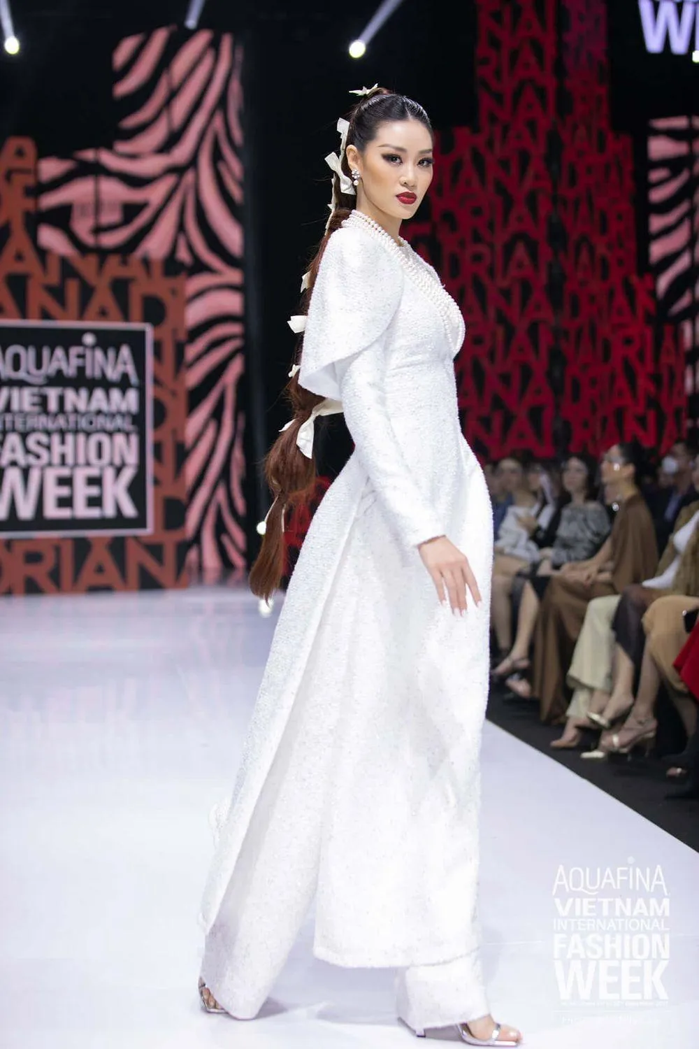 Muhan Cape Shoulder Ao Dai