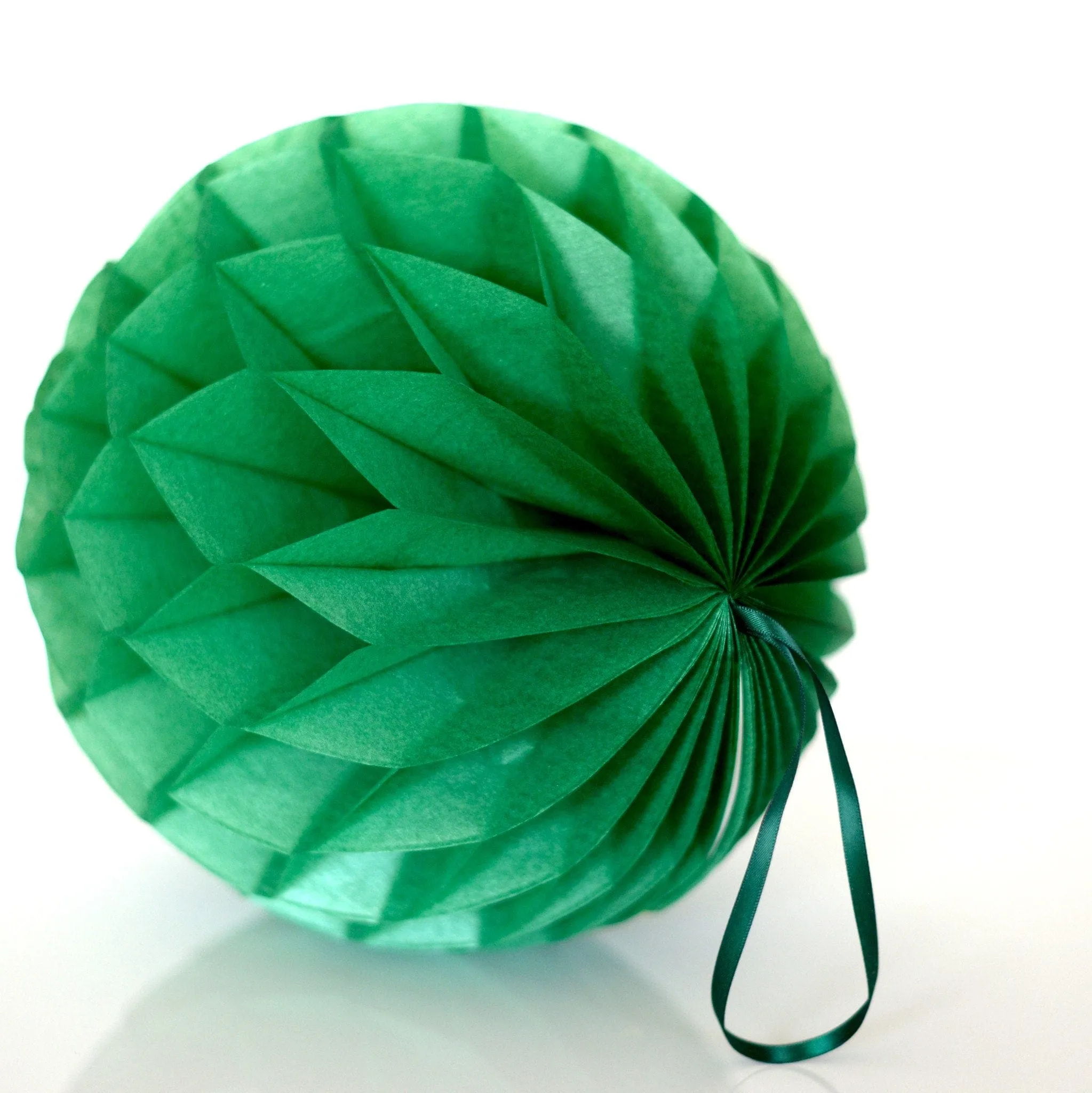 Pearlesence Holiday green paper honeycomb - hanging party decoration