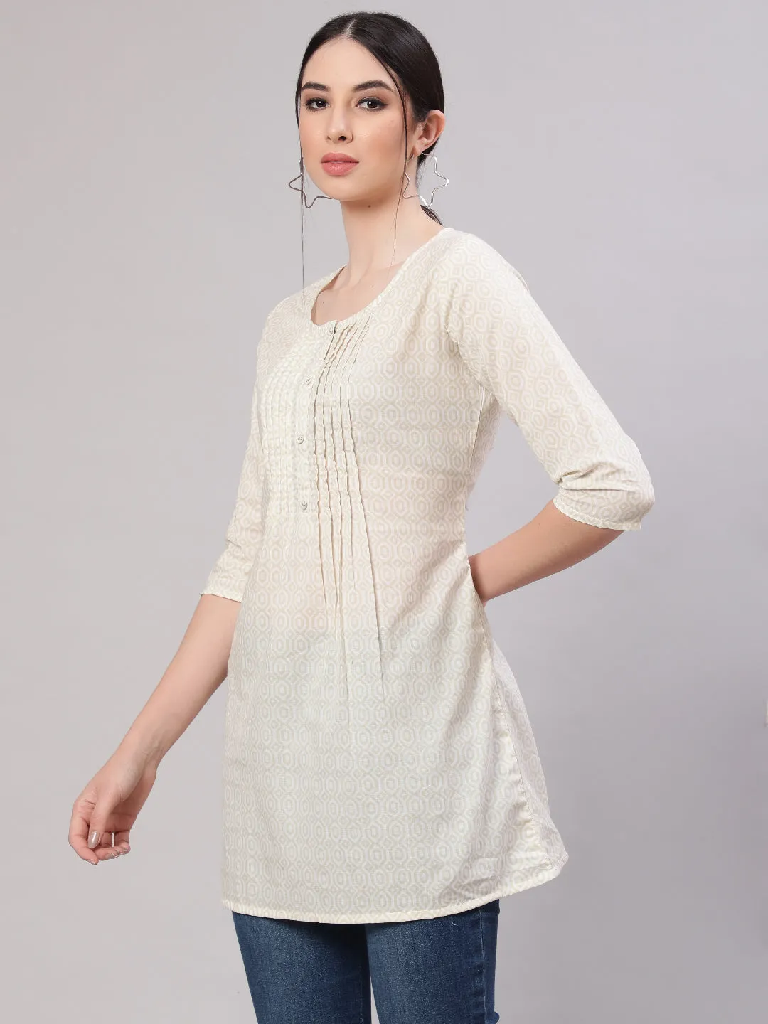 Women Cream Printed Straight Tunic With Three Quaretr Sleeves